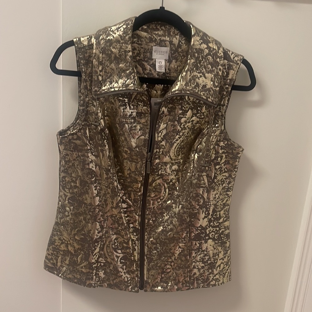 Weekends by Chico’s gold & taupe zip up vest new with tags size 0 Chicos sizing
